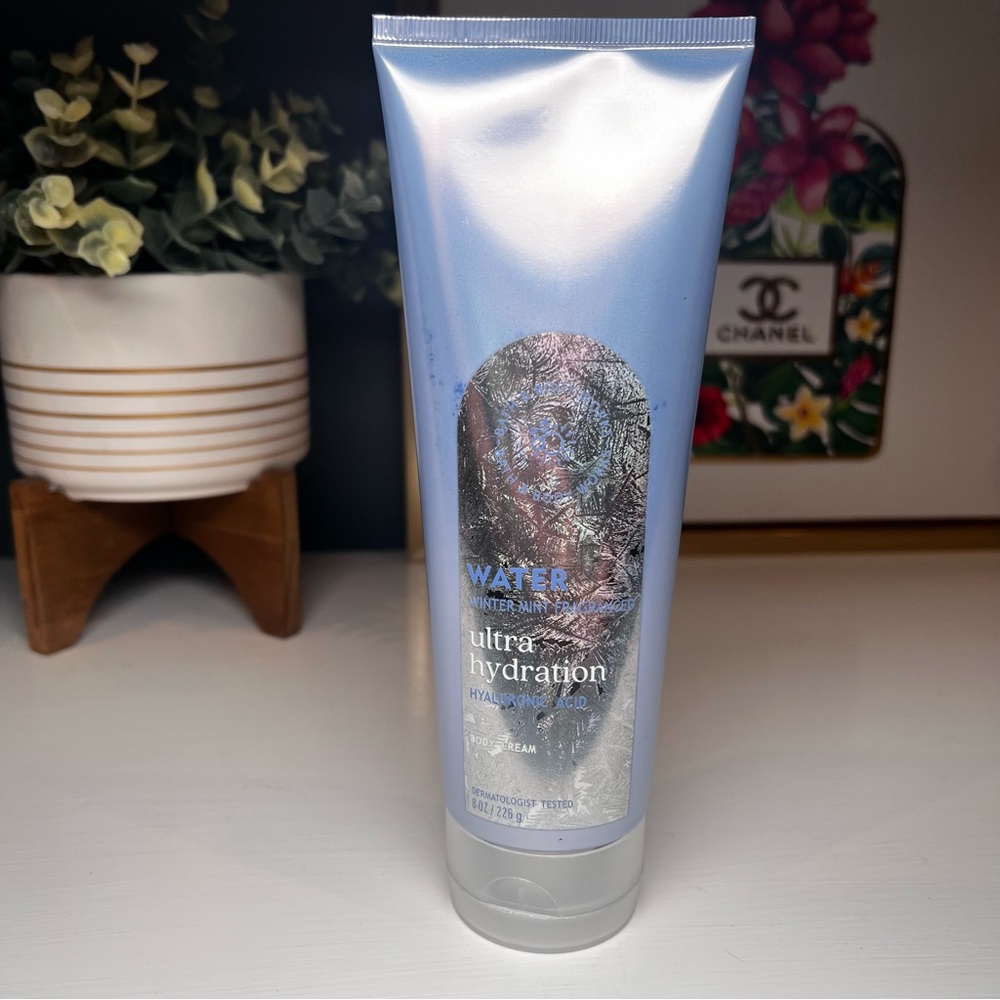 Bath & Body Works Water Winter Mint Ultra Hydration Hyaluronic Acid Body Cream